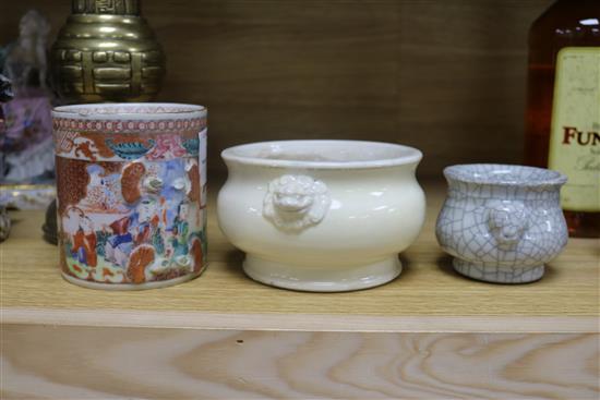 A Chinese blanc-de-chine censer, diameter 5in., a famille rose mug and a crackleglaze censer